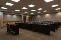 Functional Hall Springhill Suites by Marriott Ridgecrest