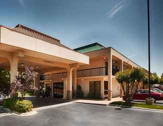 Exterior 2 SureStay Plus Hotel by Best Western Southern Pines Pinehurst