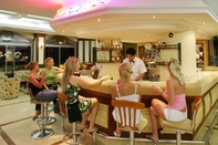 Bar, Kafe dan Lounge Saphir Hotel & Villas