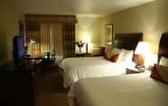 Bedroom 2 Hilton Garden Inn Sonoma County Airport