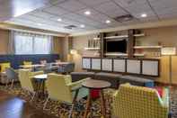 บาร์ คาเฟ่ และเลานจ์ Hampton Inn Norco-Corona-Eastvale