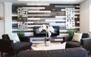 Lobby 5 Microtel Inn & Suites by Wyndham York