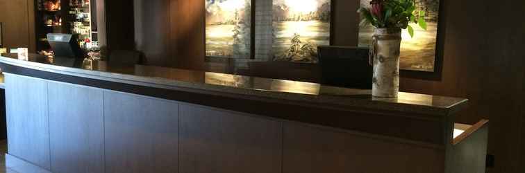 Lobby Executive Suites Hotel & Resort, Squamish