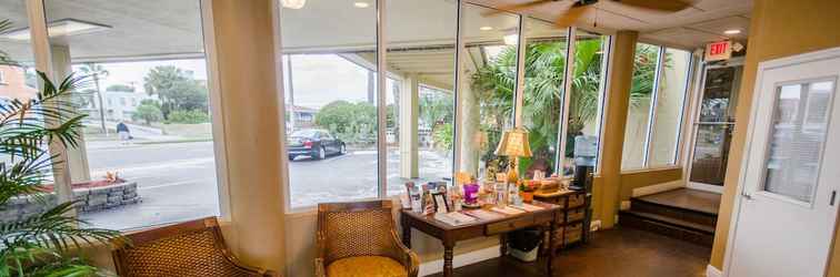 Lobby Outrigger Beach Club