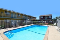 Swimming Pool Oasis Inn Sacramento - Elk Grove