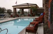 Swimming Pool 5 Hampton Inn & Suites Roseville