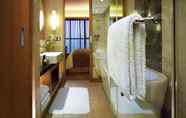 In-room Bathroom 4 Glenview ITC Plaza Chongqing