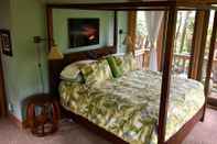 Bedroom At the Crater's Edge – Adults Only