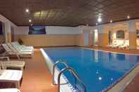 Swimming Pool Hotel Waldheim