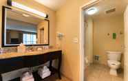 ห้องน้ำภายในห้อง 3 Hampton Inn & Suites National Harbor - Alexandria Area