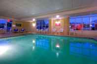 Swimming Pool Country Inn & Suites by Radisson, Petersburg, VA