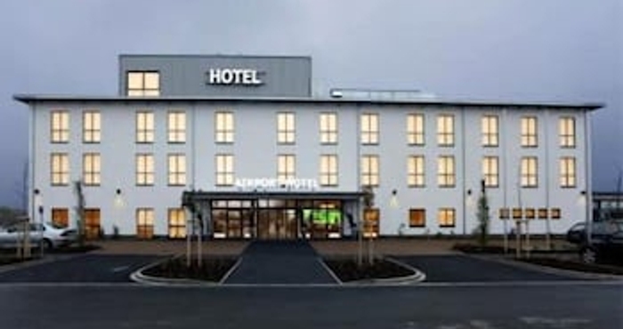 Bên ngoài Airport Hotel Paderborn