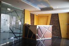 로비 Al Muntazah Plaza