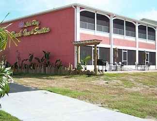 Exterior 2 Lake Roy Beach Inn