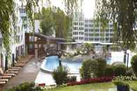 Swimming Pool Hotel Naturmed Carbona