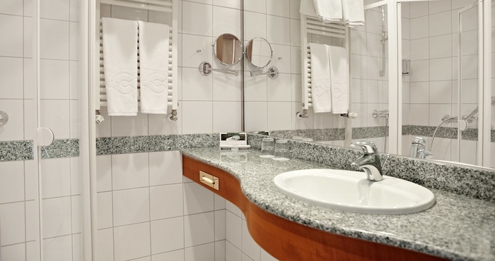 In-room Bathroom Hotel Naturmed Carbona