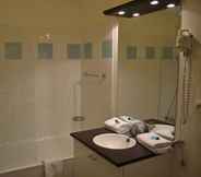 Toilet Kamar 6 City Residence Ivry