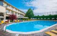 Swimming Pool 5 Hotel Du Parc