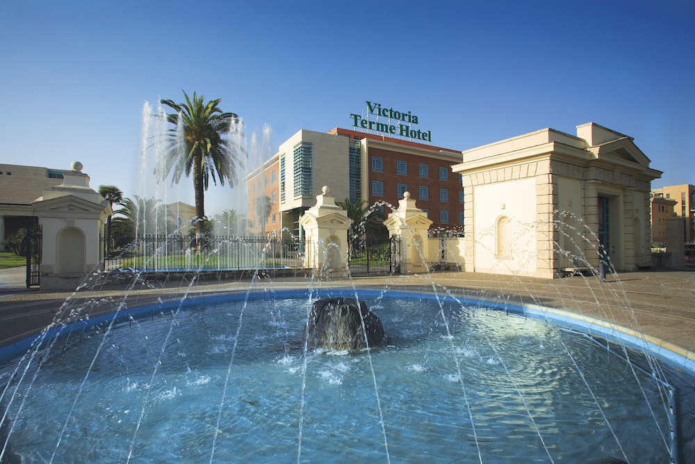 Swimming Pool Victoria Terme Hotel