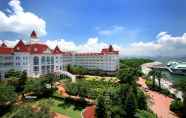 Exterior 4 Hong Kong Disneyland Hotel