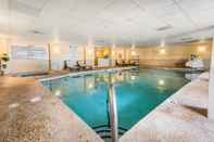 Swimming Pool Comfort Suites Forsyth near I-75