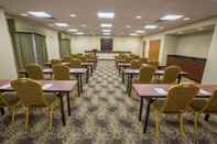 Functional Hall Hampton Inn & Suites Berkshires-Lenox