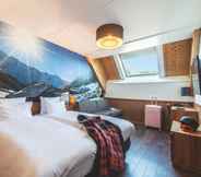 Bedroom 4 Alpine Hotel SnowWorld