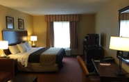 Bedroom 5 Comfort Inn Naugatuck-Shelton, CT