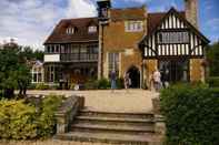 Exterior Farnham House Hotel