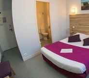Bedroom 4 Hôtel du Cheval Blanc