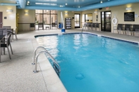 Kolam Renang Hampton Inn & Suites Toledo-Perrysburg