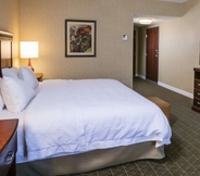 Bedroom 4 Hampton Inn & Suites Toledo-Perrysburg