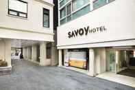 Bên ngoài Savoy Hotel