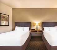 Bedroom 7 Gaia Hotel & Spa Redding, Ascend Hotel Collection