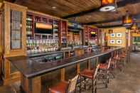 Bar, Cafe and Lounge Bear Creek Mountain Resort