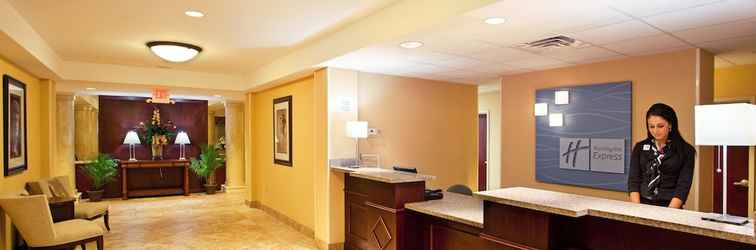 Lobby Holiday Inn Express Hotel & Suites Niagara Falls, an IHG Hotel
