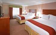 ห้องนอน 7 Holiday Inn Express Hotel & Suites Niagara Falls, an IHG Hotel