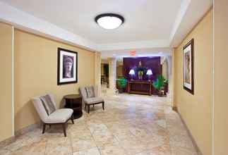 Lobby 4 Holiday Inn Express Hotel & Suites Niagara Falls, an IHG Hotel