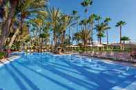 Swimming Pool Hotel Riu Palace Oasis