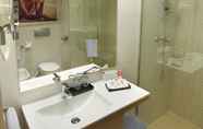 In-room Bathroom 2 Hotel Riu Gran Canaria - All Inclusive