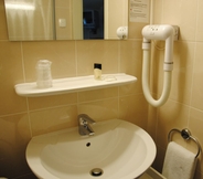 In-room Bathroom 7 Golf de Saint Junien