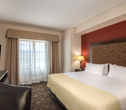 Bedroom 7 Holiday Inn Casper East - Medical Center, an IHG Hotel