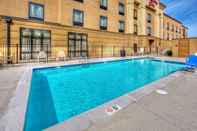 Swimming Pool Hampton Inn Crossville