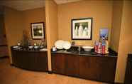 Restaurant 3 Hampton Inn Crossville