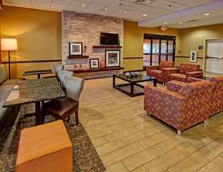 Lobby 2 Hampton Inn Crossville