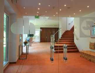 Lobby 2 Parkhotel Am Glienberg by UNO