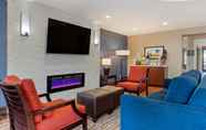 Lobby 2 Comfort Inn & Suites near Ontario Airport