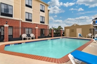 Kolam Renang Comfort Inn & Suites Port Arthur-Port Neches