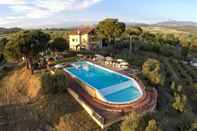 Swimming Pool Tenuta La Lupa Country Hotel