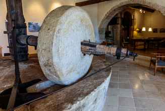 Lobby 4 Le Moulin du Château